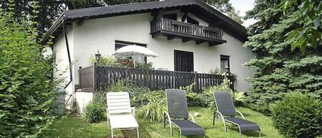 Außenseite Ferienhaus [Sommer]