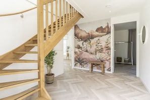 Entrance / Reception
