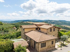 Außenseite Ferienhaus [Sommer]