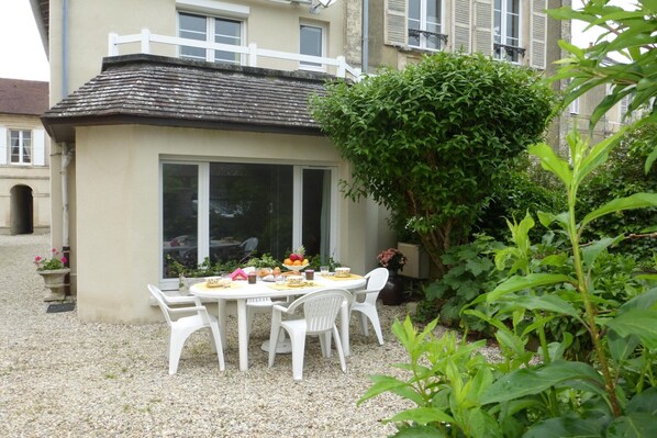 Holiday Home Exterior [summer]