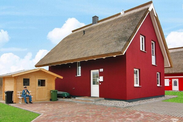 Holiday Home Exterior [summer]