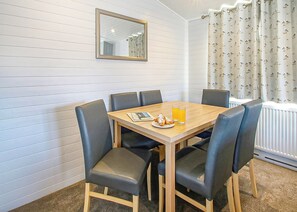 Superior Lodge Plus 4 - Shorefield Country Park, Milford-on-Sea, Nr Lymington