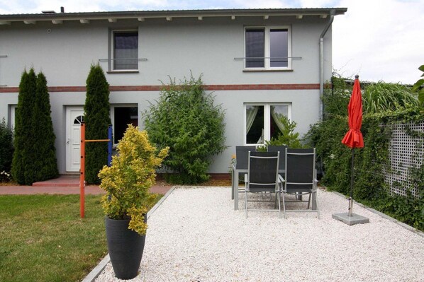 Außenseite Ferienhaus [Sommer]
