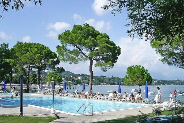 Holiday Home Swimming Pool