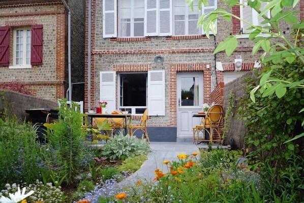 Extérieur maison de vacances [été]