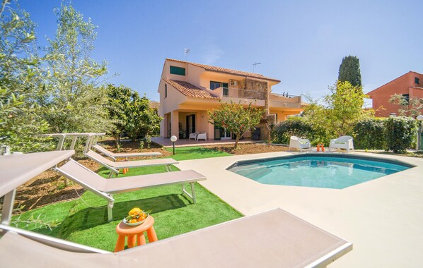 pool