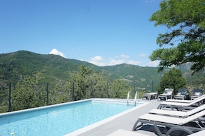 La piscine, vue panoramique