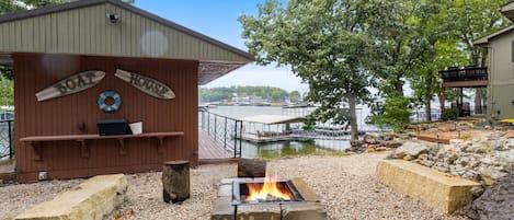 Firepit Gatherings and Lake Views Await!