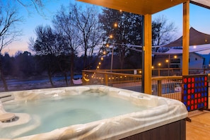 Bain à remous extérieur