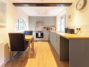 Kitchen/diner | The Annexe - Ockham Cottages, Ockham, near Guildford