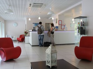 Entrance / Reception