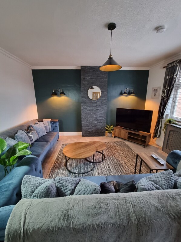 Living Room / Lounge