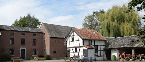 Außenseite Ferienhaus [Sommer]