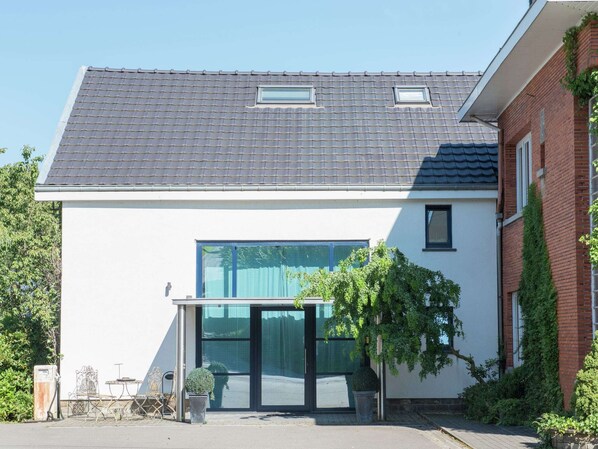 Außenseite Ferienhaus [Sommer]