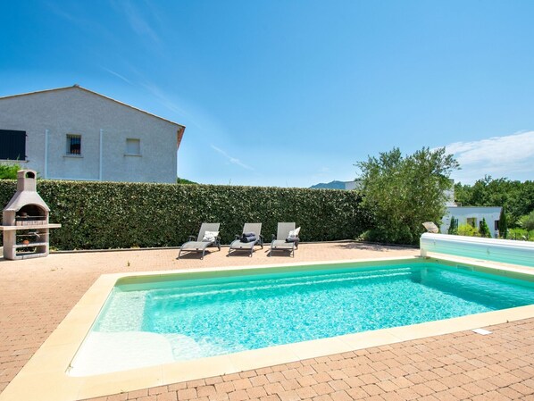 Schwimmbad des Ferienhauses