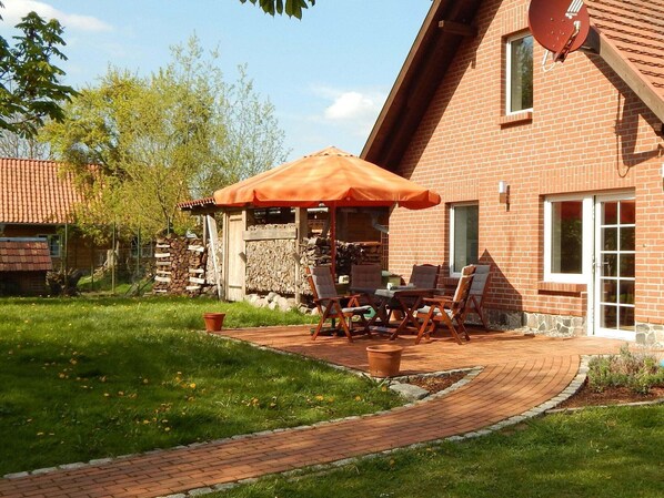 Stugans exteriör [sommar]