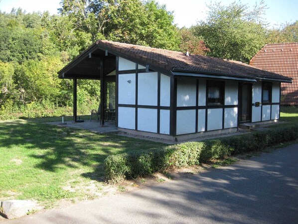 Außenseite Ferienhaus [Sommer]