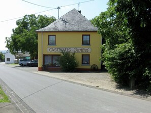 Außenseite Ferienhaus [Sommer]