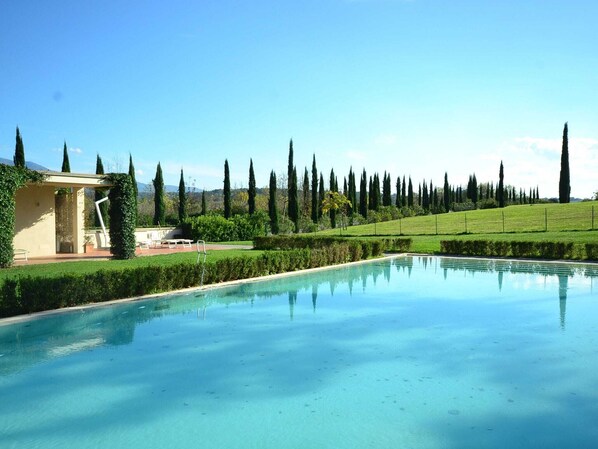 Holiday Home Swimming Pool