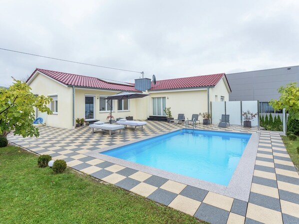 Piscine maison de vacances
