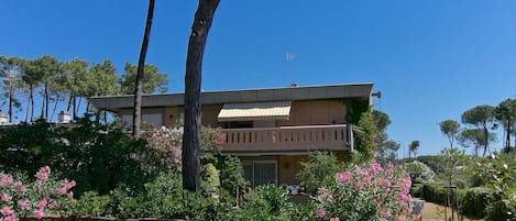 Extérieur maison de vacances [été]