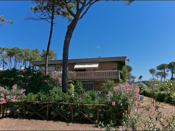 Extérieur maison de vacances [été]