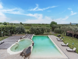 Schwimmbad des Ferienhauses
