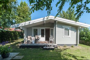 Außenseite Ferienhaus [Sommer]