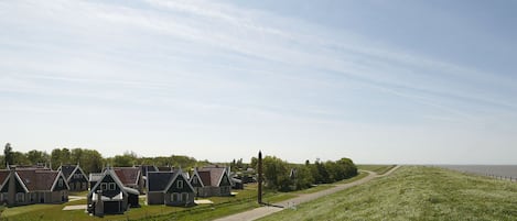 Außenseite Ferienhaus [Sommer]