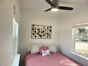 Bedroom with Queen bed