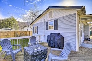 Deck | Pet Friendly w/ Fee | Grill | Gas Fire Pit | Fenced Yard