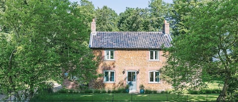 Keepers cottage (F), Fring Estate: Front elevation