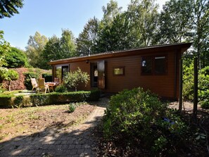 Stugans exteriör [sommar]