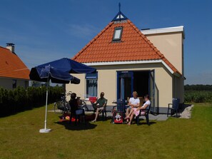 Außenseite Ferienhaus [Sommer]