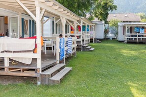Außenseite Ferienhaus [Sommer]