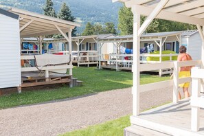Außenseite Ferienhaus [Sommer]