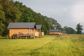 Stugans exteriör [sommar]