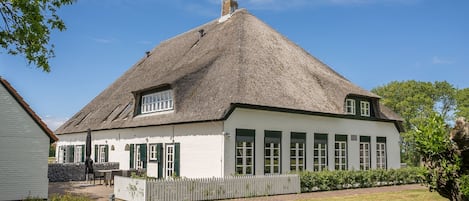 Extérieur maison de vacances [été]