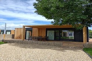 Stugans exteriör [sommar]