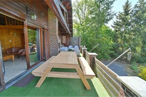 Stugans exteriör [sommar]