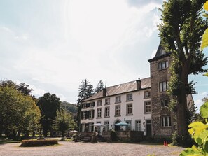 Stugans exteriör [sommar]