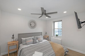 Master w King Bed, Smart TV and Ceiling Fan