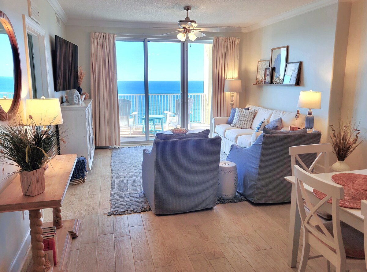 Ocean Front End-Unit with Large Balcony & Fabulous Sunset Views