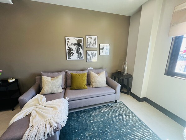 Living room with tv 