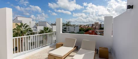 Top roof patio. 