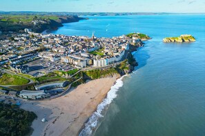 Skylark - 2 Bedroom Apartment - Tenby (14850)