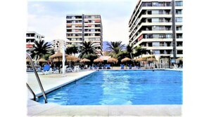 grande piscine ouverte de juillet à septembre