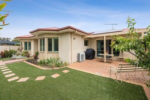 Central position offers the ideal base for all your Surf Coast adventures