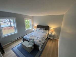 Queen bedroom 2