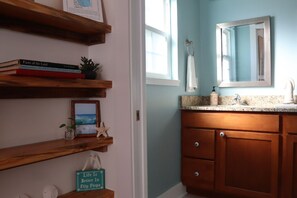 Full bathroom off of the bedroom